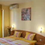 Sunny Paradise Family Otel 3*