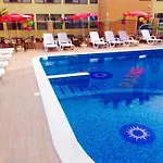Sunny Paradise Family فندق كيتن