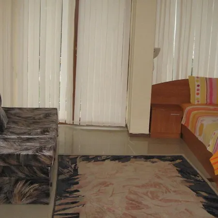 Sunny Paradise Family Hotel 3*